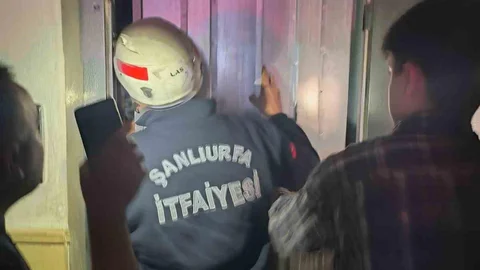Asansörde Mahsur Kalan Çocuklar Kurtarıldı