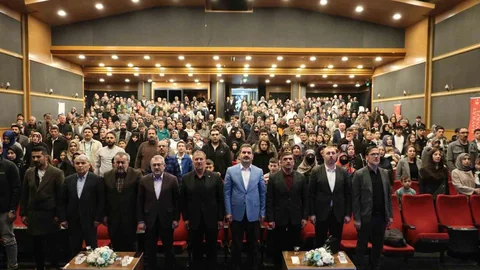 Erzurum'da Gençler Kitapla Buluştu
