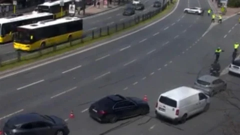 İstanbul'da Konsolosluk Yakınında Silah Sesleri