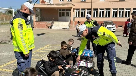 Sinop'ta Miniklere Trafik Eğitimi