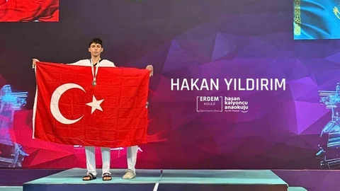 Hakan Yıldırım'dan Gümüş Madalya