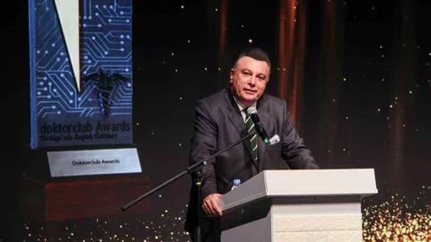 Galatasaraylı Eski Yöneticilerden Lucescu'ya Destek Mesajları