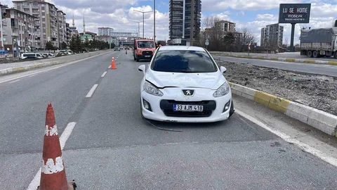 Sivas'ta Kız Çocuğuna Otomobil Çarptı