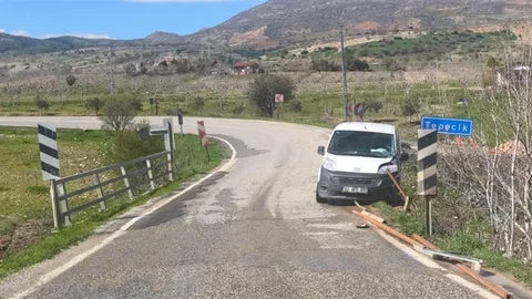 Adıyaman'da Köprü Demirleri Saplandı