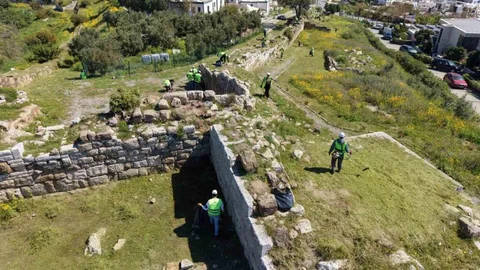Muğla'da Tarihi Surlar Temizleniyor