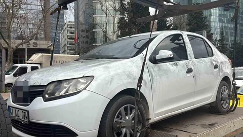Beşiktaş'ta Teröristlerin Kullandığı Araç Kaldırıldı