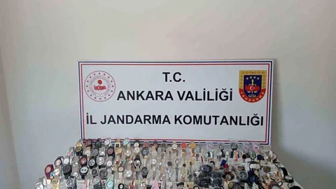 Kaçak Saat Operasyonunda Ele Geçirilen Ürünler