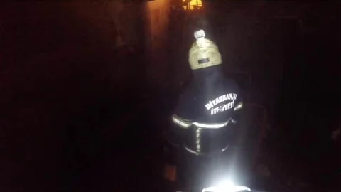 Diyarbakır'da Oto Tamircide Yangın Çıktı