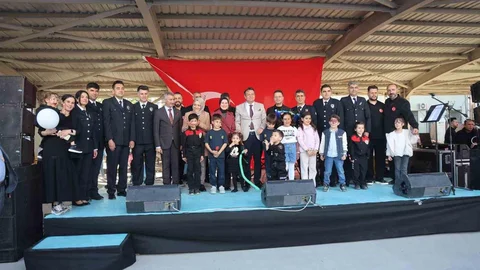 Polisler Şarkı Söyledi, Eğlenceli Anlar Yaşandı