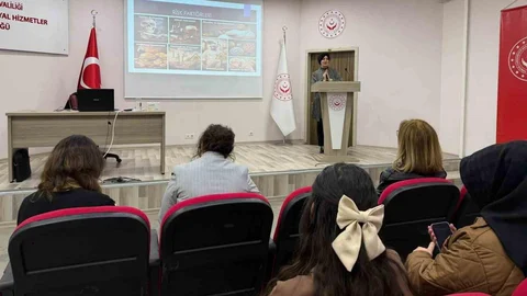 Bayburt'ta Kanser Tarama Eğitimi Verildi