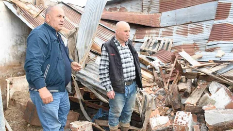Yozgat'ta Ahır Çöktü, Hayvanlar Kurtarıldı