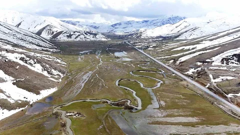 Güzeldere Menderesleri Baharla Canlandı