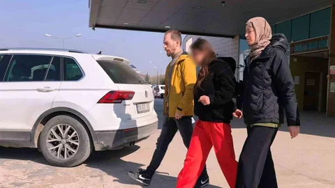 Bursa'da Genç Kızlar Arasında Bıçaklı Kavga