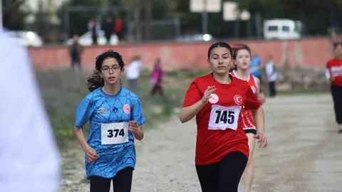 Karabük'te Atletizm Kros Yarışmaları Yapıldı