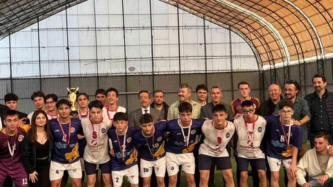 Burhaniye'de Gençlik Futbol Finali Yapıldı