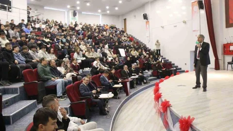 Kütahya'da Öğrencilere Girişimcilik Eğitimi Veriliyor