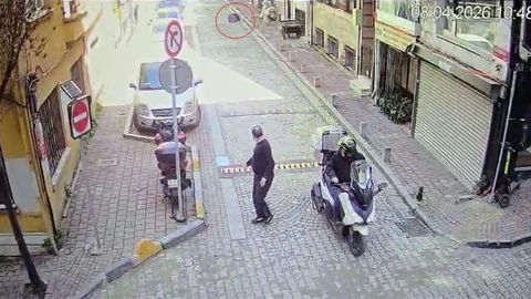 Fatih'te Şahıs Kendini Ateşe Verdi