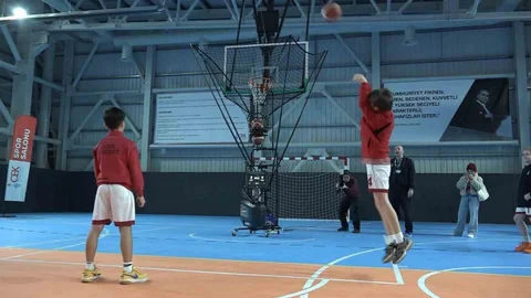 Uludağ'da Basketbol Şut Makinesi Bağışı