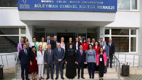 Kadın ve Sağlık Sempozyumu Manisa'da Gerçekleşti