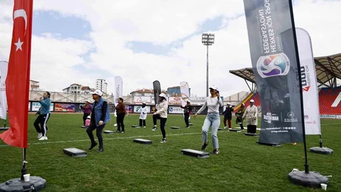 Dünya Sağlık Günü’nde Yürüyüş Etkinliği