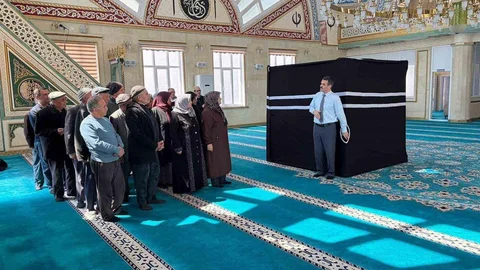 Selendi'de Hacı Adaylarına Eğitim Semineri