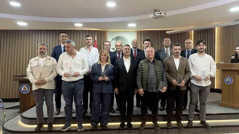 Tarsus’ta Ekonomiye Katkı Sağlayanlara Ödül Verildi