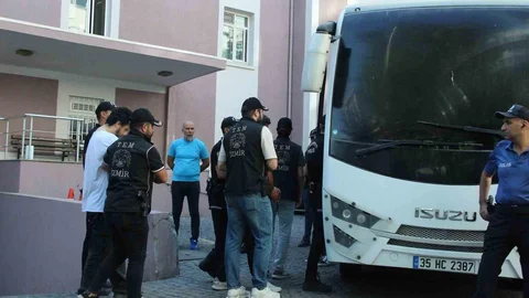 İzmir'de 3 Polis Şehit Oldu