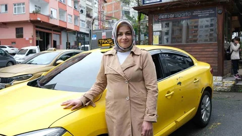 Rize’de Kadın Taksici Övgü Topluyor