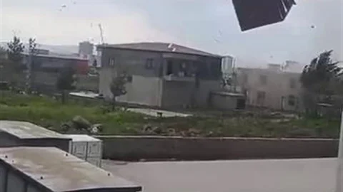 Diyarbakır'da Fırtına Çatı Uçurdu
