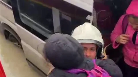 Hatay'da Mahsur Kalan Öğrenciler Kurtarıldı