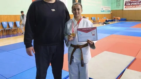 Kayserili Sporcular Aksaray'dan Madalya İle Döndü