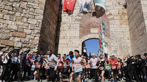 Bursa'da Tarihi Kent Koşusu Heyecanı
