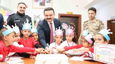 Karayazı'da Okuma Bayramı Coşkusu