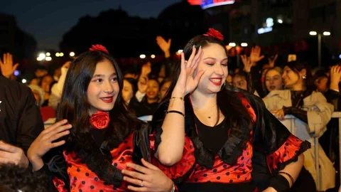 İzmit'te Renkli Etkinlikler Gerçekleşti