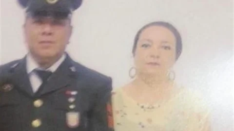 Emekli Uzman Çavuşun Kızı ve Eşi Defnedildi
