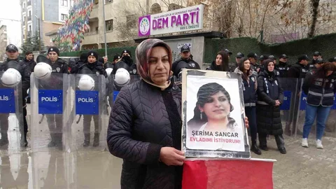 Van'da Anne Evlatları İçin Mücadele Veriyor