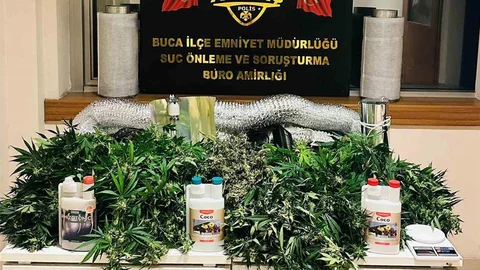 İzmir'de Uyuşturucu Operasyonu Yapıldı