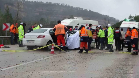 Isparta-Antalya Karayolunda Trafik Kazaları