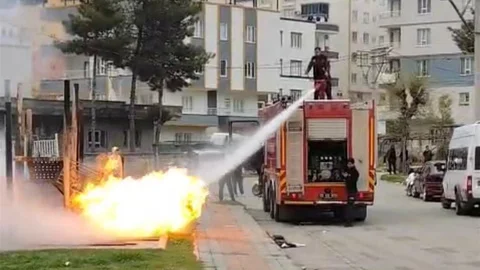 Batman'da Çocuk Parkında Yangın