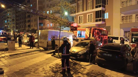 Çakmakla Yangın Çıktı, 3 Kişi Etkilendi