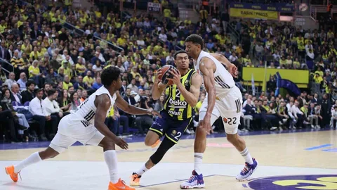 Fenerbahçe Euroleague'de Real Madrid'e yenildi