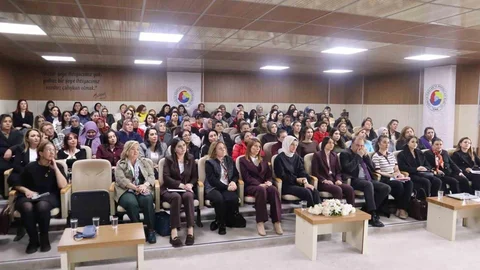 Ardahan'da Kadın Girişimciliği Zirvesi Yoğun İlgi Gördü