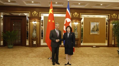 Çin Dışişleri Bakanı Wang ile Kuzey Kore Görüşmesi