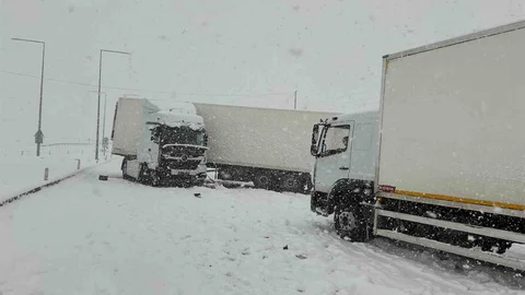 Bitlis’te Zincirleme Trafik Kazası