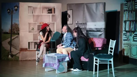 İncirliova'da Tiyatro Gösterimi Yapıldı