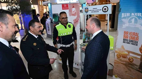 Osmaniye’de Emniyet Bilgilendirme Standı