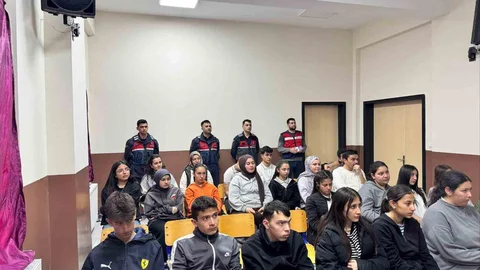 Afyonkarahisar'da Güvenli İnternet Eğitimi Verildi