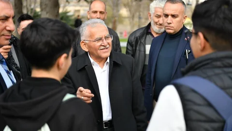 Başkan Büyükkılıç Kayseri'de Vatandaşlarla Buluştu