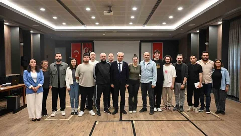 Kepez'de 19 Mayıs'a Özel Tiyatro Gösterimi