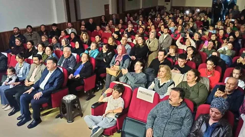 Devrek'te Türk Halk Müziği Konseri